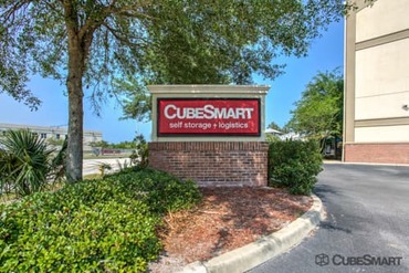 CubeSmart Self Storage - 8121 Point Meadows Dr Jacksonville, FL 32256