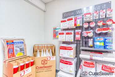 CubeSmart Self Storage - 2320 W Hillsborough Ave Tampa, FL 33603