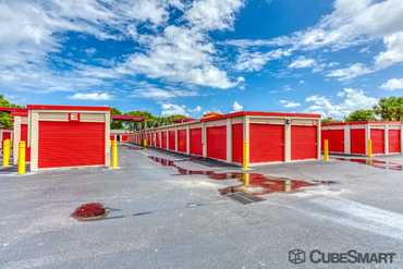 CubeSmart Self Storage - 7501 S Dixie Hwy West Palm Beach, FL 33405