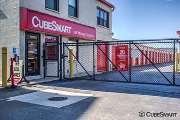CubeSmart Self Storage - 1042 S Milwaukee Ave Wheeling, IL 60090