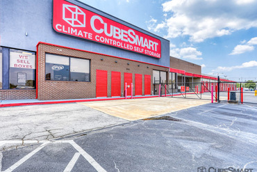 CubeSmart Self Storage - 5952 Brainerd Rd Chattanooga, TN 37421