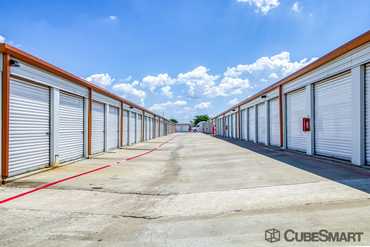 CubeSmart Self Storage - 2444 Luna Road Carrollton, TX 75006