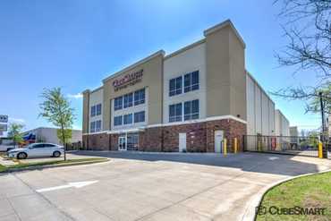 CubeSmart Self Storage - 2721 White Settlement Rd Fort Worth, TX 76107