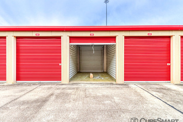 CubeSmart Self Storage - 3045 Business Center Dr-- Pearland, TX 77584