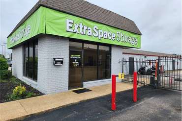 Extra Space Storage - 1961 Covington Pike Memphis, TN 38128