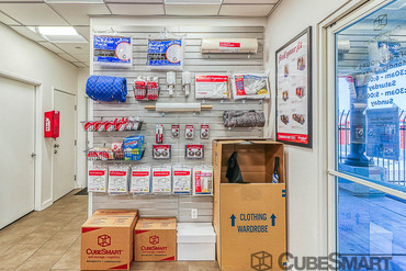 CubeSmart Self Storage - 24335 Monroe Ave Murrieta, CA 92562