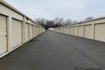CubeSmart Self Storage - 811 Newfield St Middletown, CT 06457
