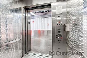 CubeSmart Self Storage - 38-01 47th Ave Long Island City, NY 11104