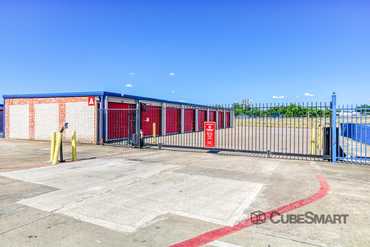 CubeSmart Self Storage - 4108 Hickory Tree Rd Balch Springs, TX 75180