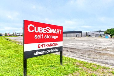 CubeSmart Self Storage - 316 Factory Outlet Dr Corsicana, TX 75109