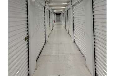 Extra Space Storage - 2000 Green Oaks Rd Fort Worth, TX 76116