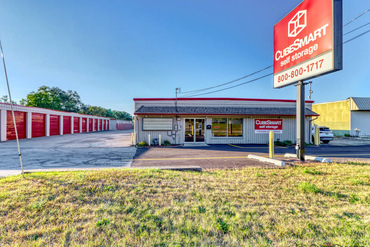 CubeSmart Self Storage - 6210 Forest Hills Road Loves Park, IL 61111
