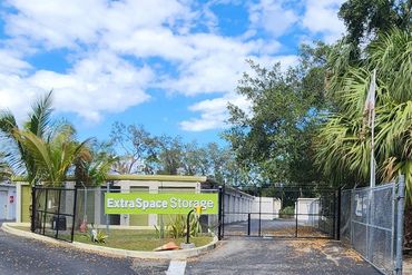 Extra Space Storage - 4870 20th St Vero Beach, FL 32966