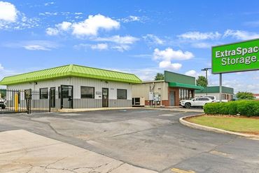 Extra Space Storage - 3060 Leeman Ferry Rd SW Huntsville, AL 35801