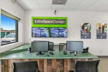 Extra Space Storage - 3060 Leeman Ferry Rd SW Huntsville, AL 35801