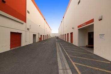 Public Storage - 18440 Burbank Blvd Tarzana, CA 91356