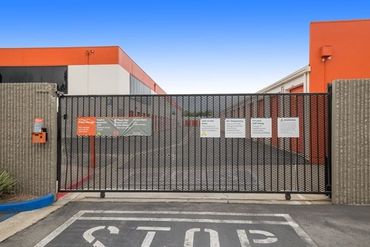 Public Storage - 18 Hughes Irvine, CA 92618