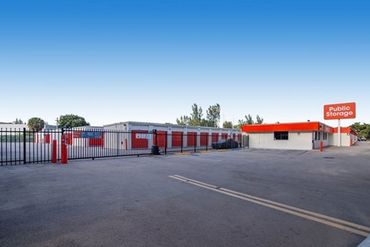Public Storage - 18450 NE 5th Ave Miami, FL 33179