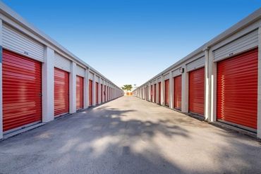 Public Storage - 18450 NE 5th Ave Miami, FL 33179