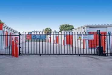 Public Storage - 18450 NE 5th Ave Miami, FL 33179