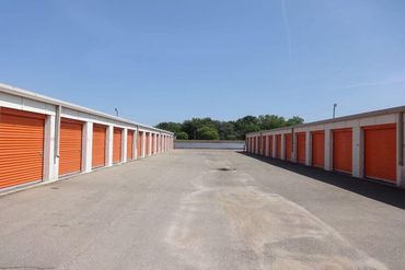 Public Storage - 710 SE 8th Ave Topeka, KS 66607