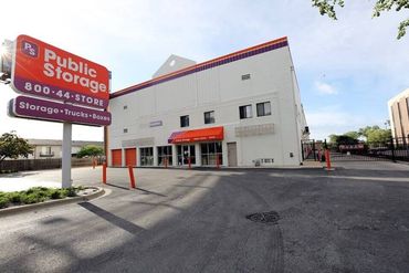 Public Storage - 8790 W Golf Road Des Plaines, IL 60016