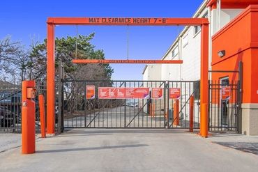 Public Storage - 9700 W Irving Park Road Schiller Park, IL 60176