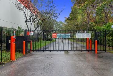 Public Storage - 3900 NW 115th Ave Miami, FL 33178