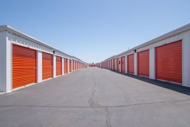 Public Storage - 300 E Larch Road Tracy, CA 95304