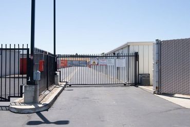 Public Storage - 300 E Larch Road Tracy, CA 95304