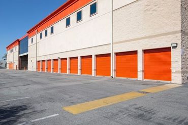 Public Storage - 2240 N Hollywood Way Burbank, CA 91505