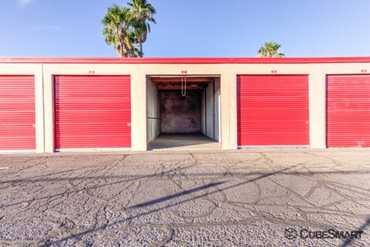 CubeSmart Self Storage - 3899 N Oracle Rd Tucson, AZ 85705