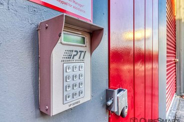 CubeSmart Self Storage - 198 W Artesia Blvd Long Beach, CA 90805