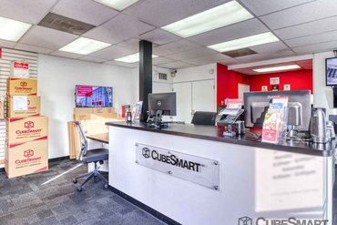 CubeSmart Self Storage - 198 W Artesia Blvd Long Beach, CA 90805