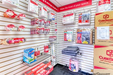 CubeSmart Self Storage - 198 W Artesia Blvd Long Beach, CA 90805