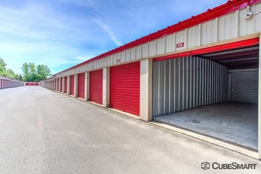 CubeSmart Self Storage - 171 Cedar St Branford, CT 06405