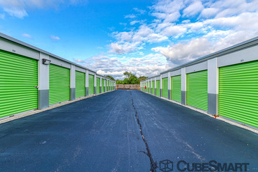 CubeSmart Self Storage - 215 Gold Star Hwy Groton, CT 06340