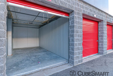 CubeSmart Self Storage - 391 N Frontage Rd New London, CT 06320