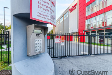 CubeSmart Self Storage - 391 N Frontage Rd New London, CT 06320