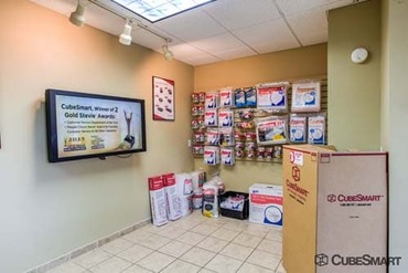 CubeSmart Self Storage - 26 Maselli Rd Newington, CT 06111