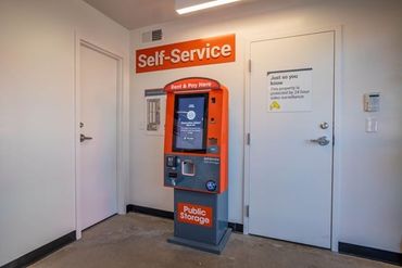 Public Storage - 2099 Placentia Ave Costa Mesa, CA 92627