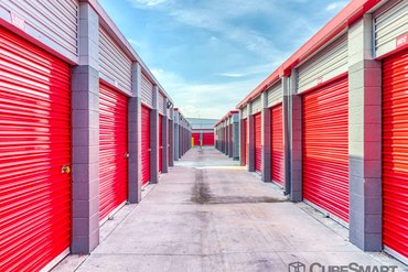 CubeSmart Self Storage - 2323 E South St Long Beach, CA 90805