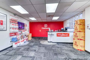 CubeSmart Self Storage - 2323 E South St Long Beach, CA 90805