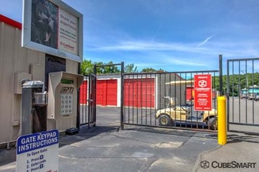 CubeSmart Self Storage - 873 Main St Monroe, CT 06468
