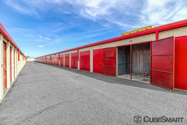 CubeSmart Self Storage - 15821 N Dysart Rd Surprise, AZ 85374
