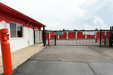 Public Storage - 12900 Newburgh Road Livonia, MI 48150