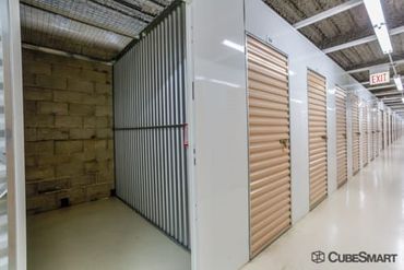 CubeSmart Self Storage - 3402 N Kedzie Ave Chicago, IL 60618
