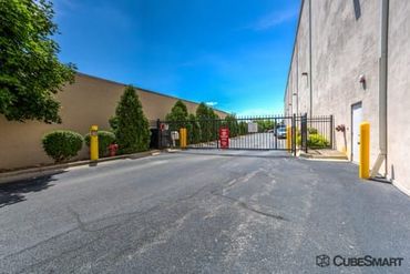 CubeSmart Self Storage - 3402 N Kedzie Ave Chicago, IL 60618