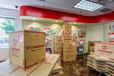 CubeSmart Self Storage - 3402 N Kedzie Ave Chicago, IL 60618