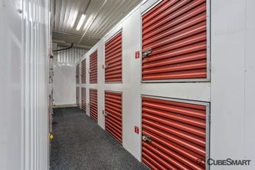 CubeSmart Self Storage - 407 East 25th Street Chicago, IL 60616